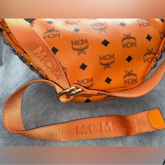 🔥 MCM SIGNATURE BRIGHT ORANGE FANNY PACK WAIST BUM BAG RARE EUC - Picture 6 of 9